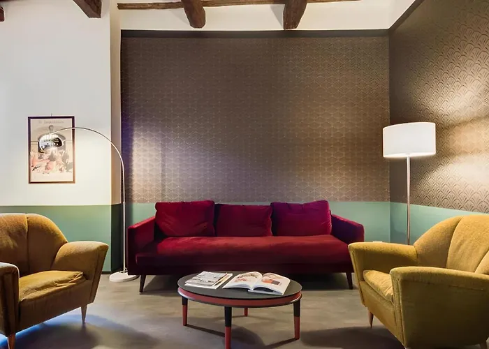 Trasteverehome - Charming Santa Cecilia Balcony Apartment