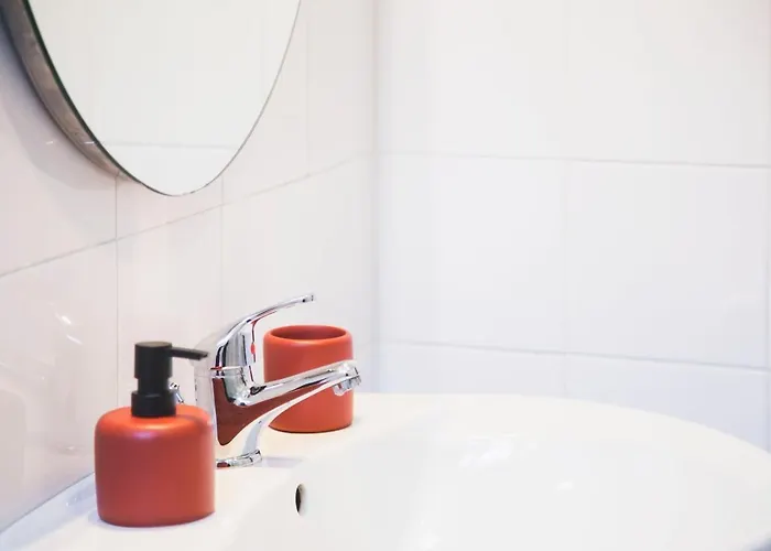 Trasteverehome - Charming Santa Cecilia Balcony Apartment