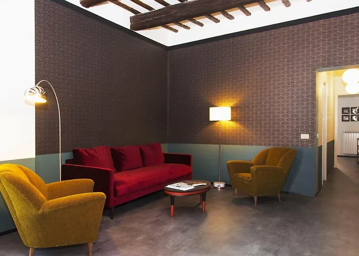 Trasteverehome - Charming Santa Cecilia Balcony Apartment *